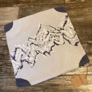 NWT SNUGGLE SAC Ultra Soft 18” x 18” Throw Pillow Cover with Mountain Scene BLUE